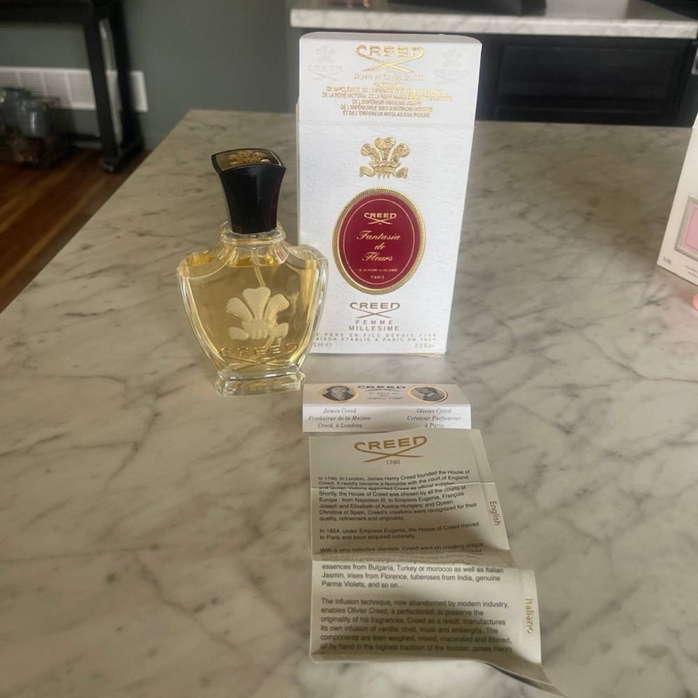 Creed Fantasia De Fleurs Eau de Parfum - Gold and Black